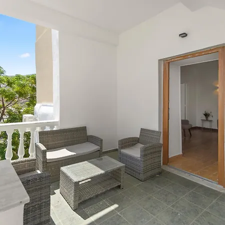 Chora Sea Nest, 2-bdr Flat In